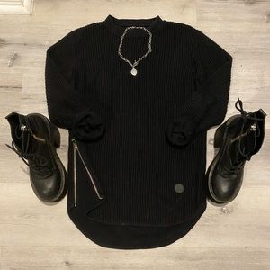 UNIF Zipper Detail Oversized Sweater